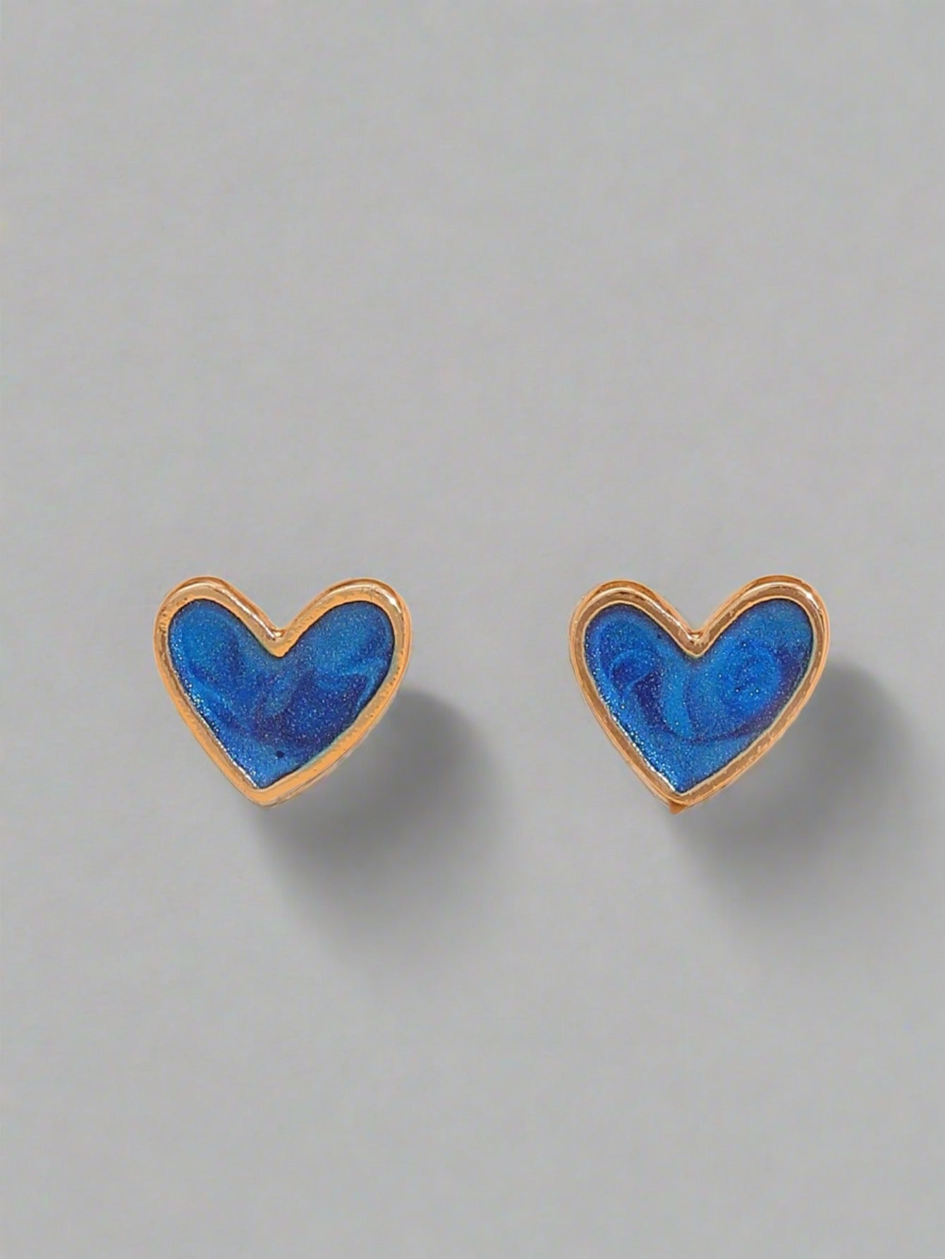 "Vivid Dreams" Heart Stud Earrings