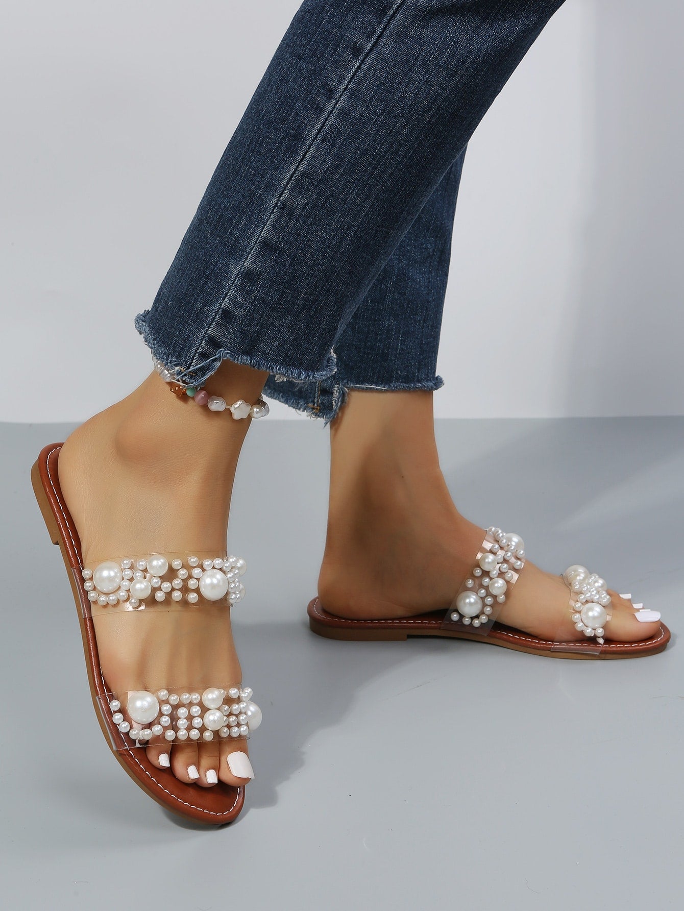 Lyndin Open Toe Pearl Slides