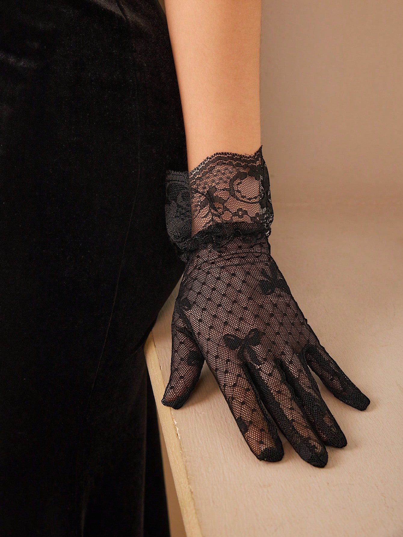 "Belle of Every Ball" Bow Lace Gloves